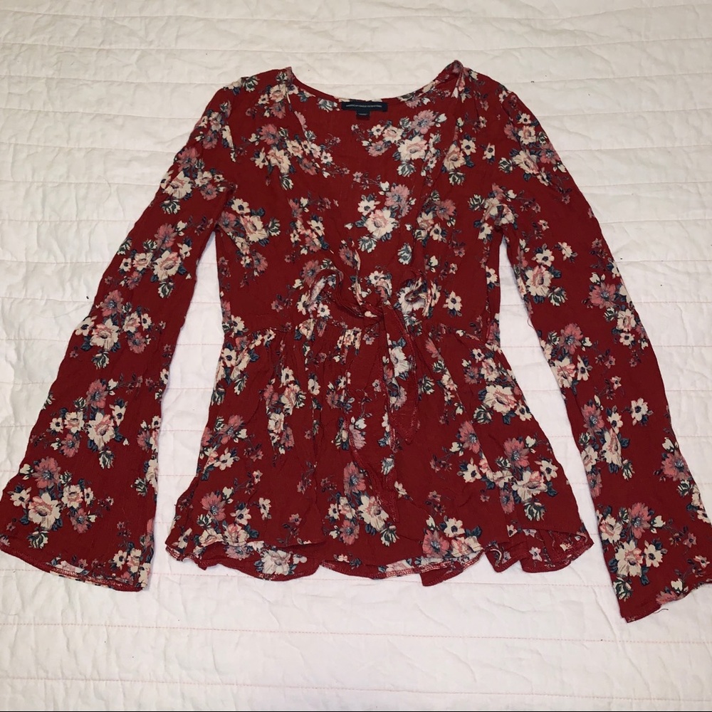 Flare sleeve American eagle long sleeve shirt